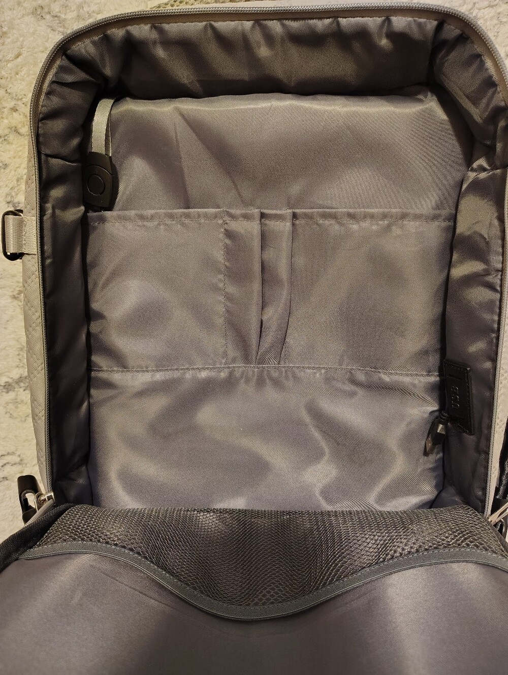 🤩 Large Gray Travel Backpack - Picture 5 of 8